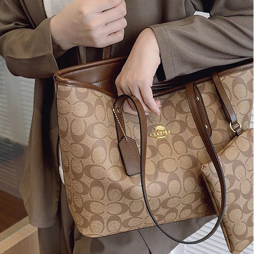The Signature Tote White Monogram